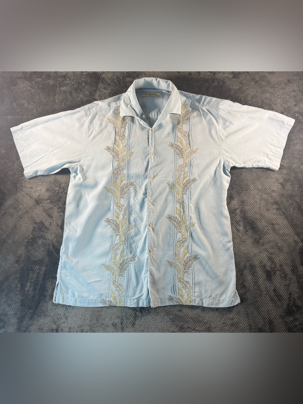 Men’s Tommy Bahama button-down shirt Hawaiian Medium